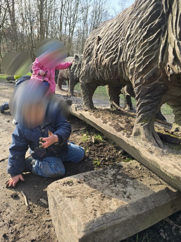 {